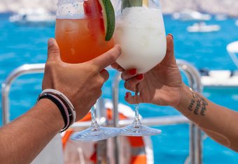 Kigal yacht charter lifestyle
                        