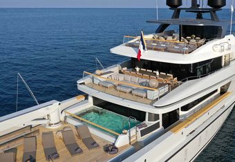 X yacht charter lifestyle
                        