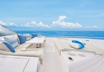 Naya Maryn yacht charter lifestyle
                        