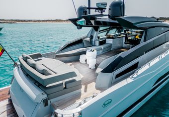 Chilli yacht charter lifestyle
                        