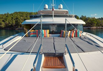 Ocean Drive yacht charter lifestyle
                        