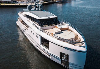 Proposition yacht charter lifestyle
                        