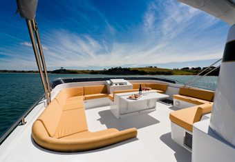 Escapade yacht charter lifestyle
                        