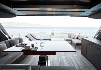 Luar yacht charter lifestyle