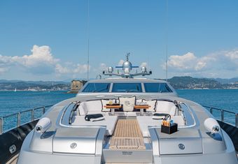Manu V yacht charter lifestyle
                        