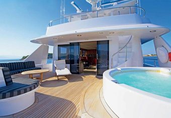 Endless Summer yacht charter lifestyle
                        
