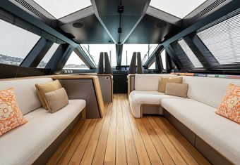 Moonraker 3 yacht charter lifestyle
                        