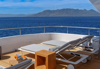 Shooting Star yacht charter lifestyle
                        