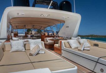 Aquarius M yacht charter lifestyle