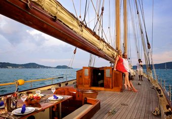 Sunshine yacht charter lifestyle
                        