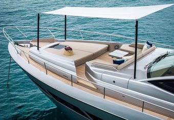 Cherry yacht charter lifestyle
                        