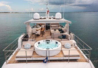 Marea La Nautica yacht charter lifestyle
                        