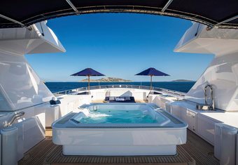 Va Bene yacht charter lifestyle
                        