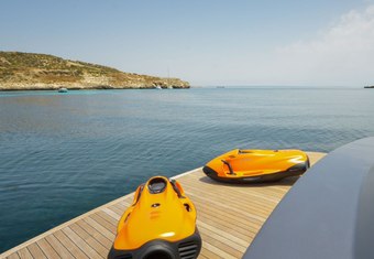 Charm yacht charter lifestyle
                        