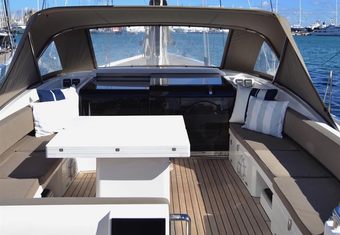 Maegan yacht charter lifestyle
                        
