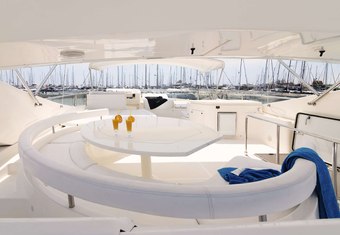 Ventus 21 yacht charter lifestyle