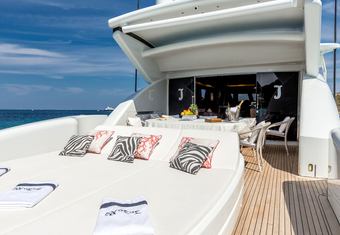 JaJaRo yacht charter lifestyle
                        