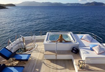 Victoria Del Mar yacht charter lifestyle
                        