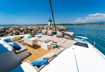 Signature Vision yacht charter lifestyle
