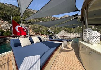 Always Smile yacht charter lifestyle
