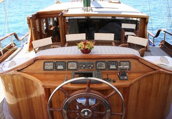 Bel Air yacht charter lifestyle
