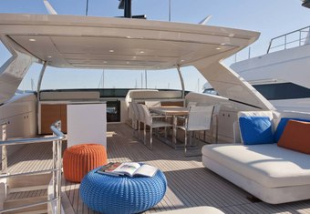 Muma yacht charter lifestyle
                        
