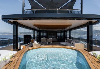 Serenissima I yacht charter lifestyle
                        