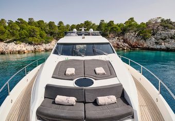 M Five yacht charter lifestyle
                        