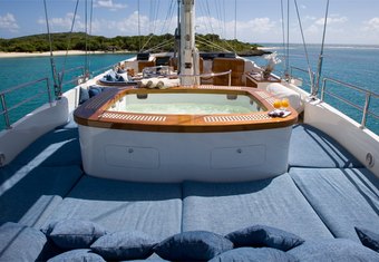 Antara yacht charter lifestyle
                        