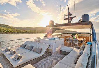 Golden Yacht yacht charter lifestyle
                        