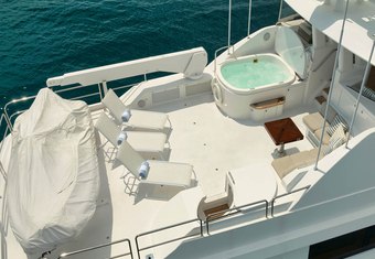Sleepover yacht charter lifestyle
