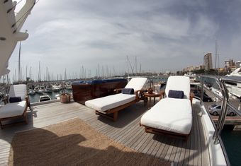 Anypa yacht charter lifestyle
                        