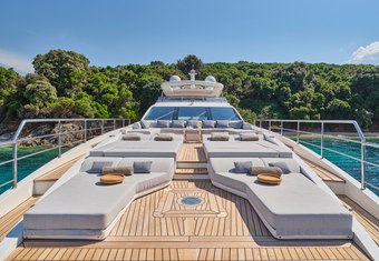 Volante yacht charter lifestyle
