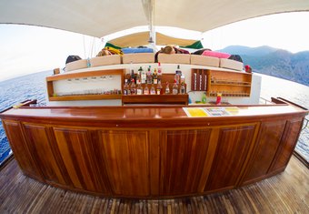 Alaturka 81 yacht charter lifestyle
                        