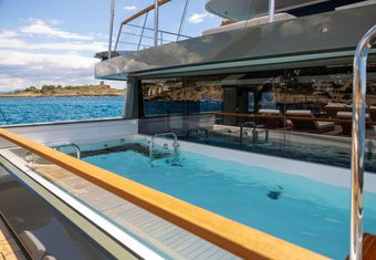 Moka yacht charter lifestyle
                        