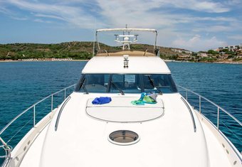 Fast Break yacht charter lifestyle
                        