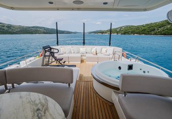 Dream yacht charter lifestyle
                        