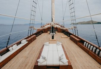 Celestia yacht charter lifestyle
                        