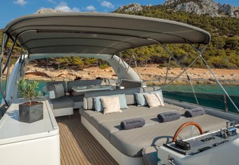 Freedom yacht charter lifestyle
                        