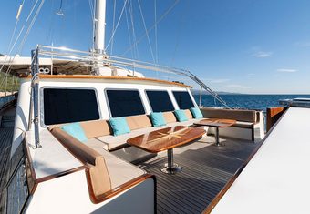 Sunworld X yacht charter lifestyle
                        