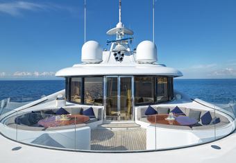 Capri I yacht charter lifestyle
                        