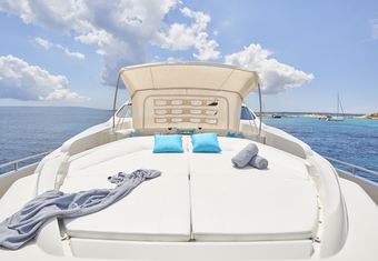 Danzas yacht charter lifestyle
                        
