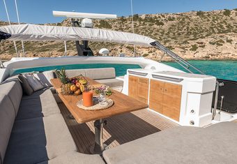 Seawater yacht charter lifestyle
                        