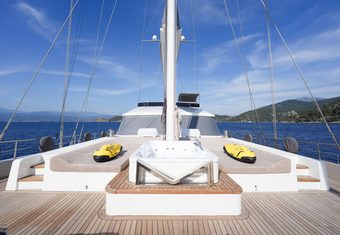 King of The Sea yacht charter lifestyle
                        