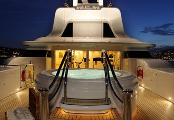 Capri I yacht charter lifestyle
                        