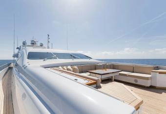 Royale X yacht charter lifestyle