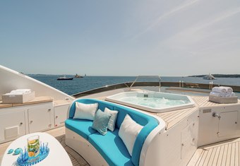 Bang! yacht charter lifestyle
                        