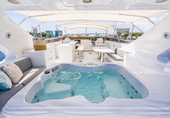 Carpe Diem yacht charter lifestyle