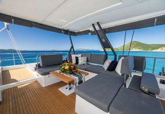 Lyra yacht charter lifestyle
