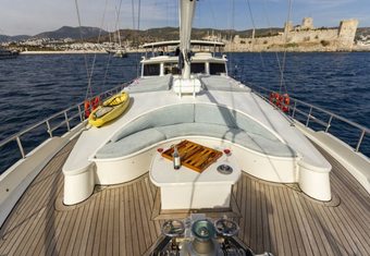 The Blue Sea yacht charter lifestyle
                        